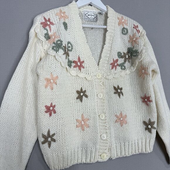 Vintage Nuggets Womens Sweater M White Floral Cardigan Hand Knitted Cottagecore - Picture 4 of 15